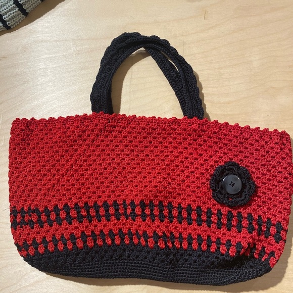 Handcrafted Red and Black Crochet Tote Bag (IY) - Picture 5 of 10
